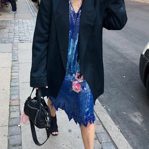 Núnoo | Washed Black Leather Crossbody Bag - Picture 11 of 13